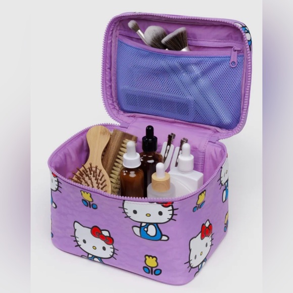 BAGGU Hello Kitty Purple Large Cosmetic Case - Picture 2 of 3